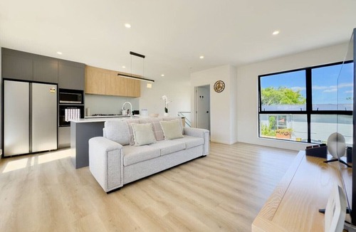 Forrest Hill Villa | 4Bs Newly Built Spacious Townhouse in Forrest Hill