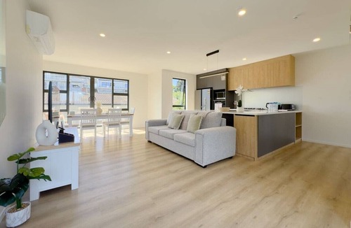 Forrest Hill Villa | 4Bs Newly Built Spacious Townhouse in Forrest Hill