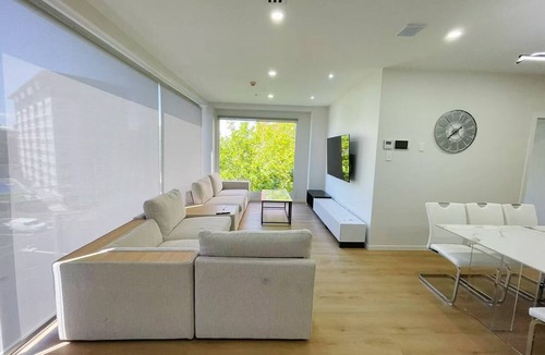 Auckland Central Business District Apartment | 5-Bedroom Gem in Auckland CBD