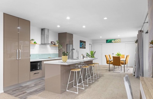 Taupo House | 6 Bedrooms with 6 Ensuite Bathrooms Modern House