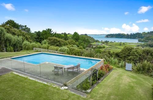 Tawharanui House | 923 Takatu - Tawharanui Peninsular Holiday Home