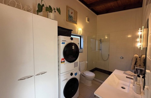 Matakatia House | A 3-bedroom Coastal Garden Retreat on the Hibiscus Coast with spa and sauna.