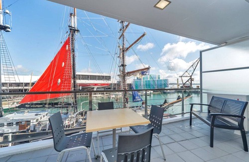 Auckland Central Business District Apartment | A Guest Favourite on Princes Wharf — Harbour Views