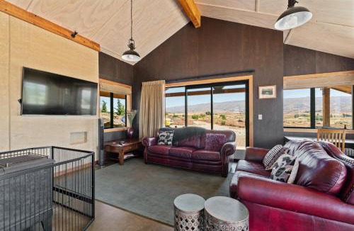 Matakanui House | A Place in Thyme - Alexandra Holiday Home