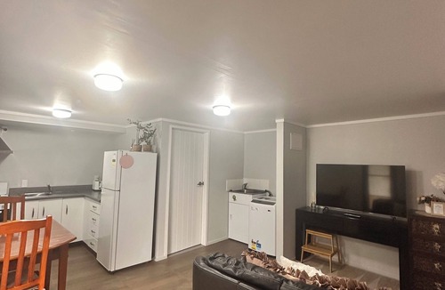 Springfield Apartment | A space of your own. Central and peaceful.