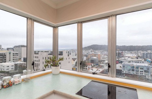 Te Aro Apartment | Abel St Central | 2BR | City Views + Laundry