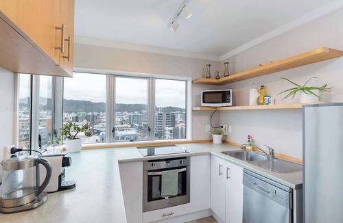 Te Aro Apartment | Abel St Central | 2BR | City Views + Laundry