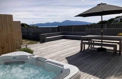 Raumati South House | Absolute beachfront home with stunning views in Raumati. Sleeps up to 18 people.