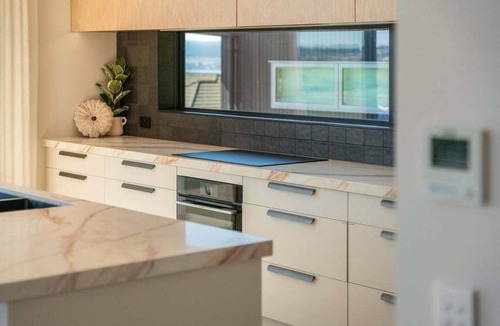 Acacia Bay House | Acacia Bay Views