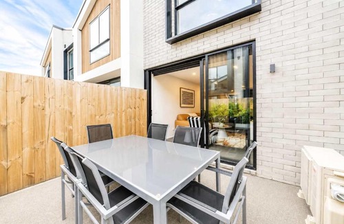 Addington Apartment | Addington 2BR with Patio & Parking - Near Hagley