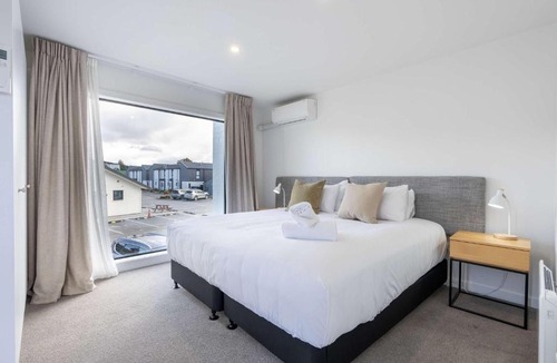 Albert Town Apartment | Adventure's Retreat