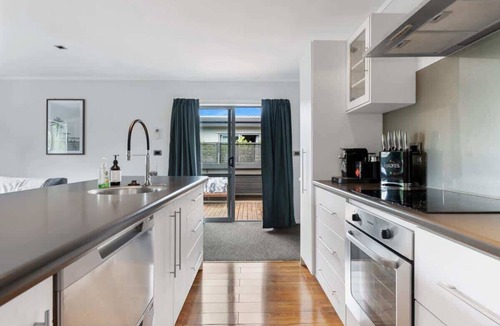 Lynmore House | Adventure Trails - Spa Pool, Walk to Redwoods
