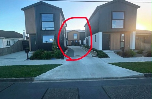 Trentham Apartment | Affordable Entire House - Perfect for Families and Groups