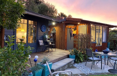 Nelson Bed & Breakfast | Ah House Nelson City B&B
