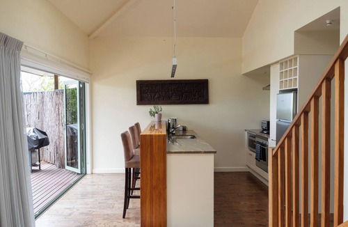 Raglan Apartment | Ahi at Koru Lodge – Private Spa Pool & Sea Views