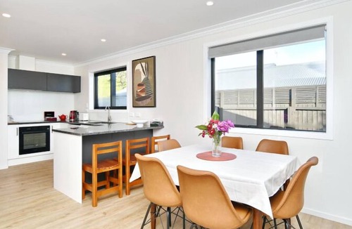 Burnside House | Airport Family Stay, Burnside - Lavandula 3