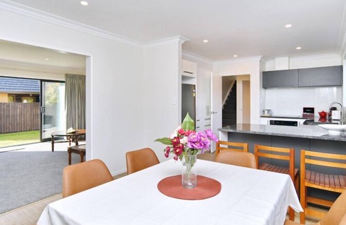 Burnside House | Airport Family Stay, Burnside - Lavandula 3