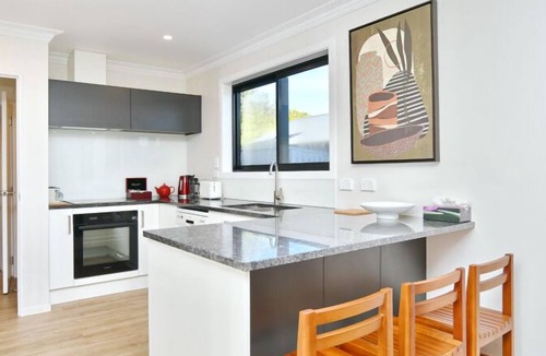 Burnside House | Airport Family Stay, Burnside - Lavandula 3