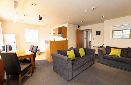Burnside Hotel | Airport Gateway Christchurch