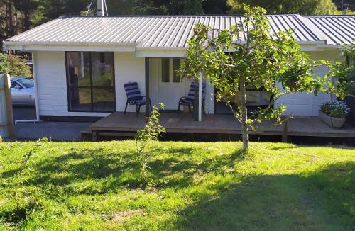 Tararua Forest Park Apartment | Akatarawa Valley Retreat a Cosy Two Bedroom Guest Suite