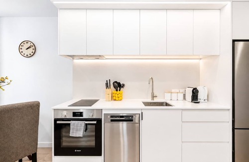 Te Aro Apartment | Alpha Nest | Te Aro 1BR | Pool + Gym