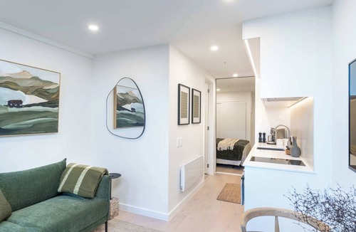 Te Aro Apartment | Alpha Te Aro | 1BR | Indoor Pool + Gym