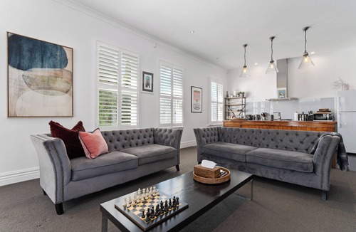 Martinborough Apartment | Altitude Apartment , 2 bedroom apartment in the heart of Martinborough