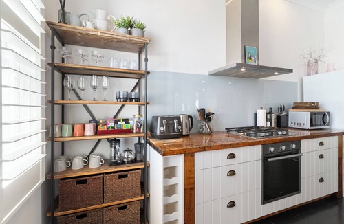 Martinborough Apartment | Altitude Apartment , 2 bedroom apartment in the heart of Martinborough