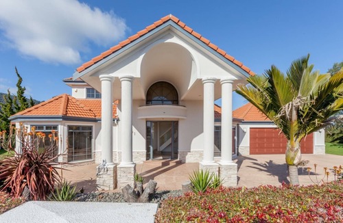 Pauanui House | Amalfi - Pauanui Holiday Home
