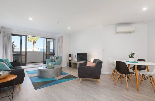 Mount Maunganui Apartment | Apartment Living Stylish and Spacious Downtown