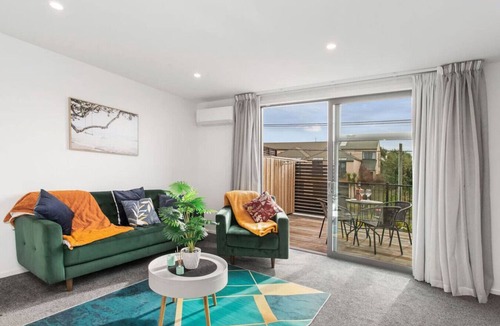 Linwood Apartment | Appt 2 on Armagh 2Bdrm 2 Bthrm Free Park
