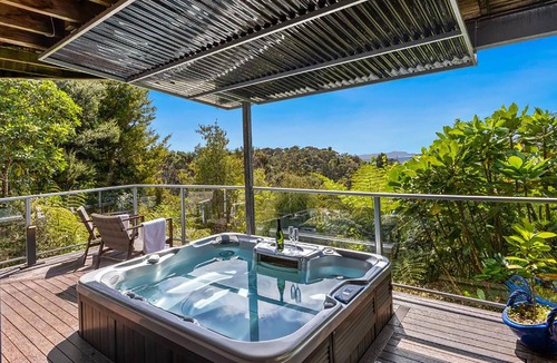 Opua Apartment | Arabella Hideaway | Private Spa & Bay Views.