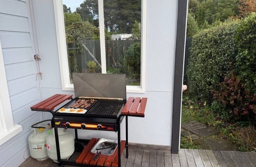 Aramoana House | Aramoana garden cottage close to the beach