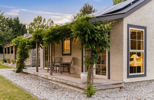 Arrow Junction Cottage | Arrow Junction Cottage