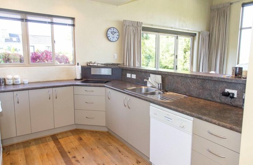 Arrowtown House | Arrowtown Dress Circle