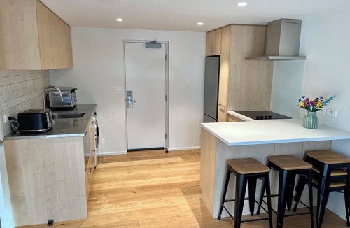 Arrowtown Apartment | Arrowtown Getaway, one bedroom unit, close to trails & local attractions