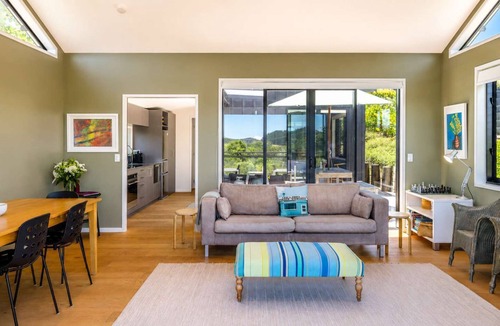 Onetangi House | Art Lovers Retreat - Pavillion Cottage, Onetangi