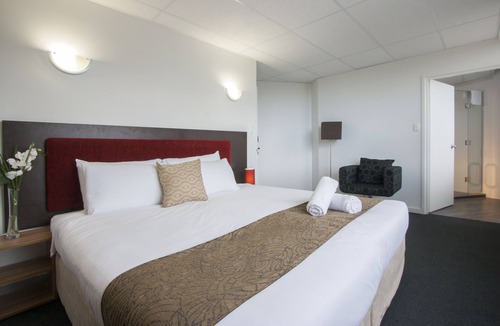 Newton Hotel | Ascotia off Queen