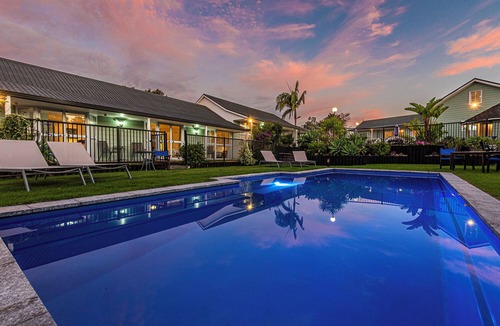 Haruru Hotel | Ash Grove Boutique Motel