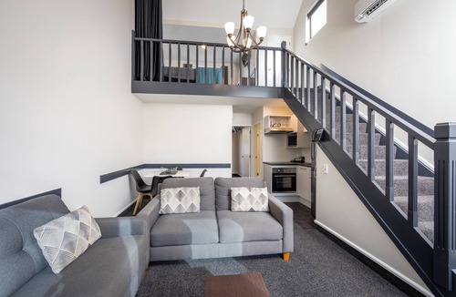 Merivale Hotel | Ashford Motor Lodge