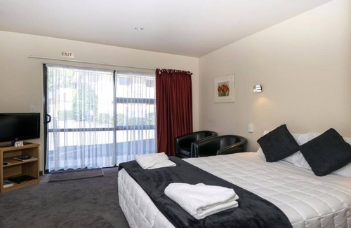 Blenheim Hotel | Ashleigh Court Motel