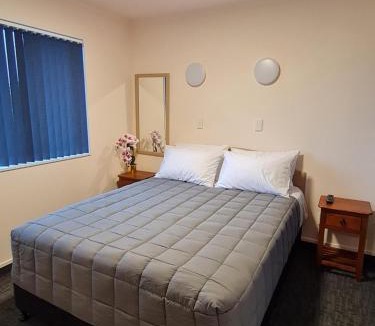 Woodhill Hotel | ASURE Avenue Heights Motel
