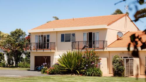 Wainui Hotel | ASURE Ocean Beach Wainui