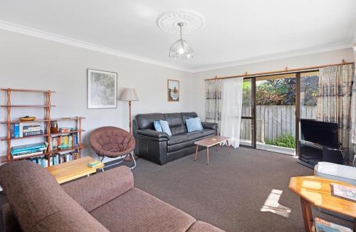 Mount Maunganui House | At The Mount - Mt Maunganui Holiday Home