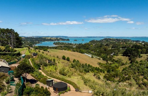 Palm Beach House | Awaawa Yurts - Papatūānuku