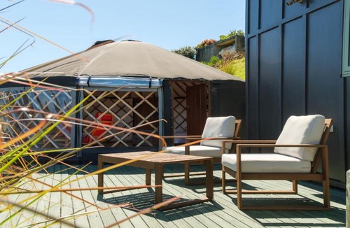 Palm Beach House | Awaawa Yurts - Papatūānuku
