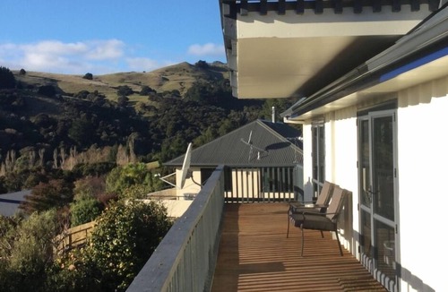 Akaroa House | Awesome House , Warm and Sunny Holiday Home , Large Parking area for 2 Boats.