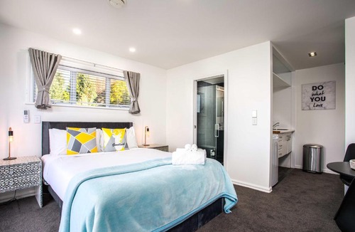 Fernhill Apartment | Awesomely Ambient Queenstown Home