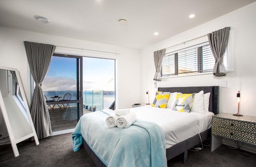 Fernhill Apartment | Awesomely Ambient Queenstown Home