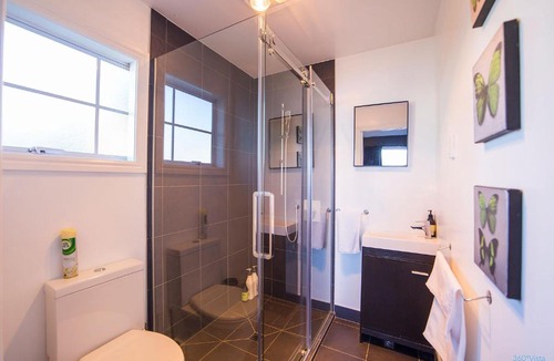 Fernhill Apartment | Awesomely Ambient Queenstown Home